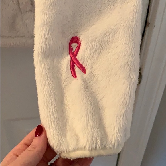 Women’s North Face Fleece - Picture 4 of 6